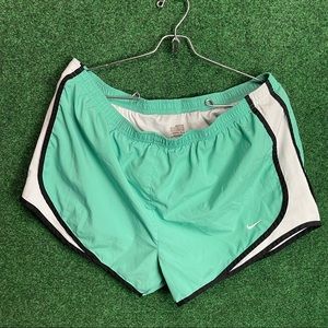 Nike shorts size large